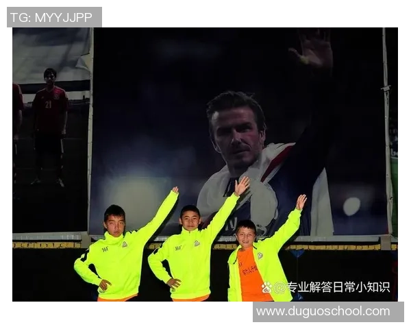 全球足球巨星齐聚一堂展现无尽荣耀与激情的巅峰对决瞬间