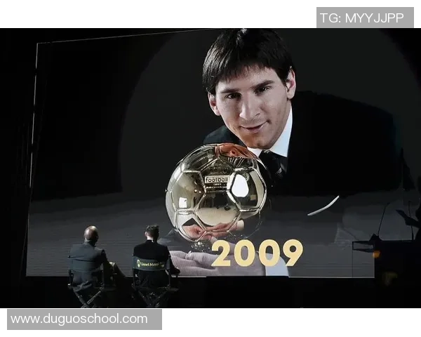 足球巨星一问一答精彩瞬间图片合集，回顾传奇球员经典时刻与独特风采