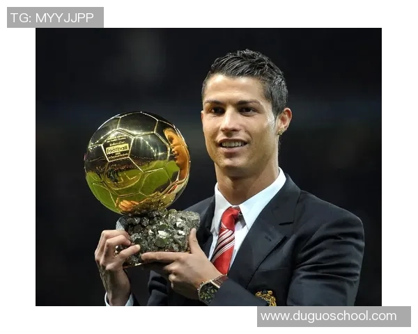 足球球星如何选择发型揭秘他们背后的个性与时尚潮流 足球球星如何选择发型揭秘他们背后的个性与时尚潮流