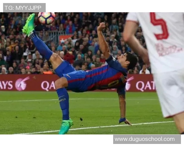 超级球星足球赛倒钩技巧详解助你轻松掌握完美倒钩进球方法